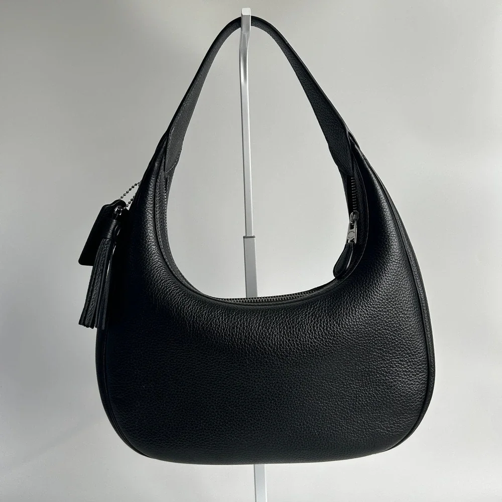 Coach Carmen Black Pebbled Leather Shoulder Bag Excellent